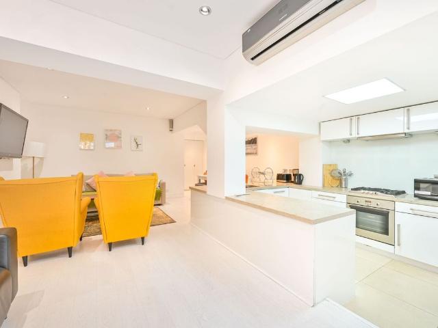 Apartment for rent in Kensington, Greater London