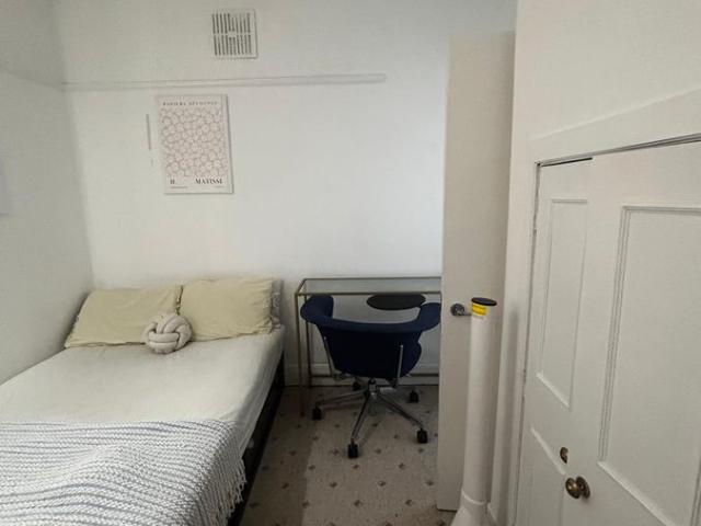 House for rent in Burnt Oak, Greater London