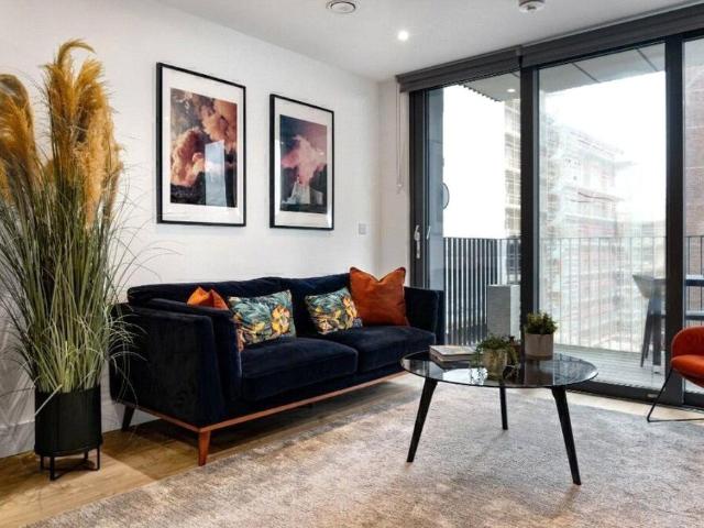 Apartment for rent in Birch Green, Lower Halliford