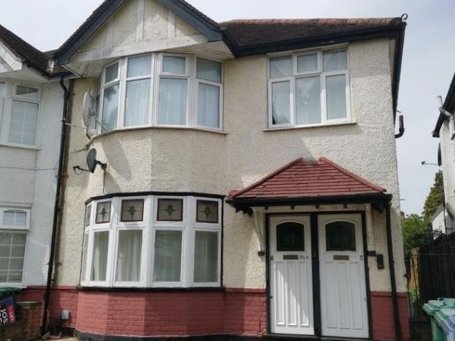 Room for rent in Burnt Oak, Greater London