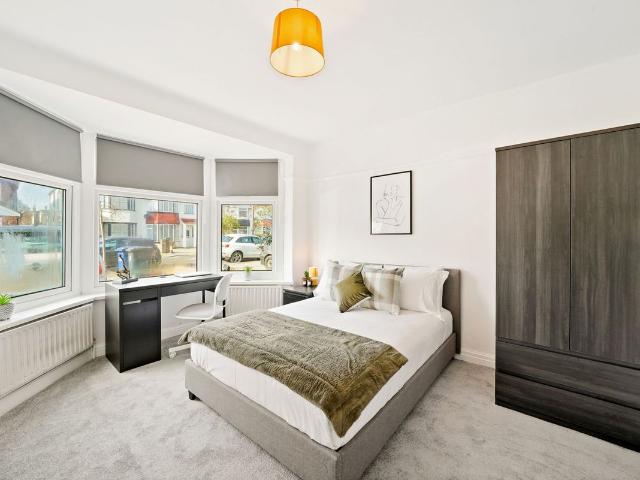 Room for rent in London Borough of Ealing, Perivale