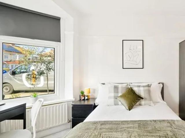 House for rent in London Borough of Ealing, Perivale