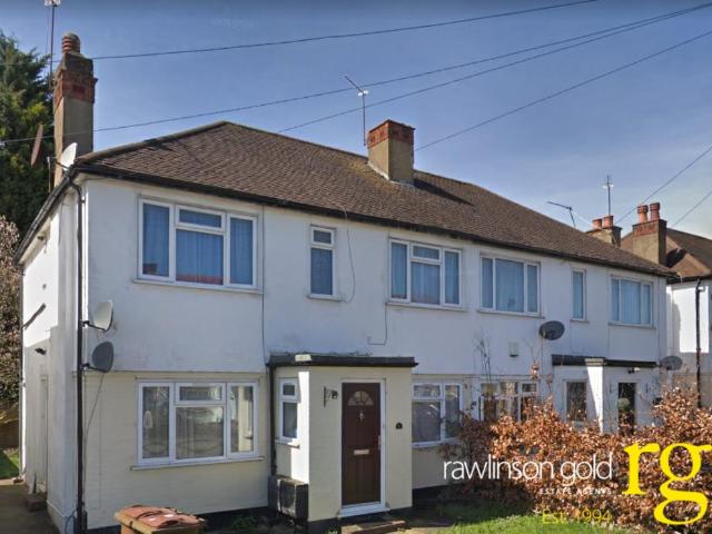 Apartment for rent in Harrow Weald, Greater London