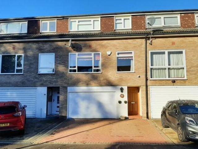 House for sale in Ingatestone and Fryerning, Navestock Side