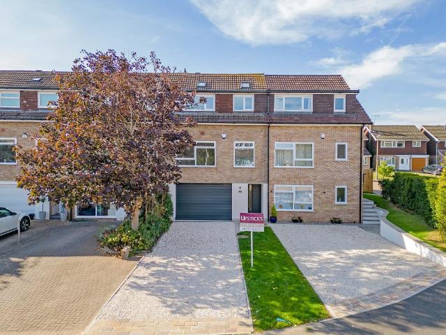 House for rent in Ingatestone and Fryerning, Navestock Side