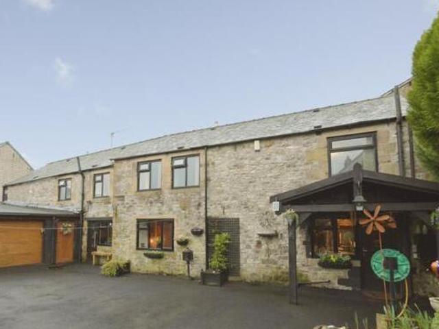 House for sale in Charlesworth, East Midlands