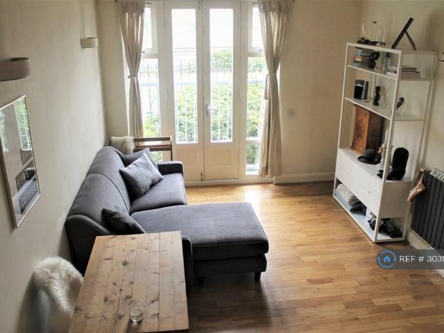Apartment for rent in Old Ford, Bow