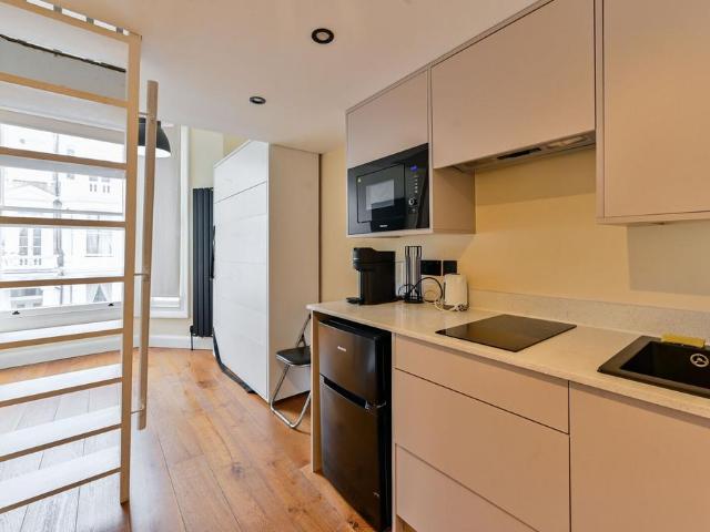 Apartment for rent in London Borough of Hammersmith and Fulham, Greater London