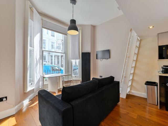 Studio for rent in London Borough of Hammersmith and Fulham, Greater London