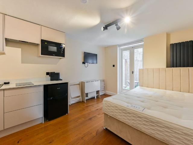Studio for rent in London Borough of Hammersmith and Fulham, Greater London