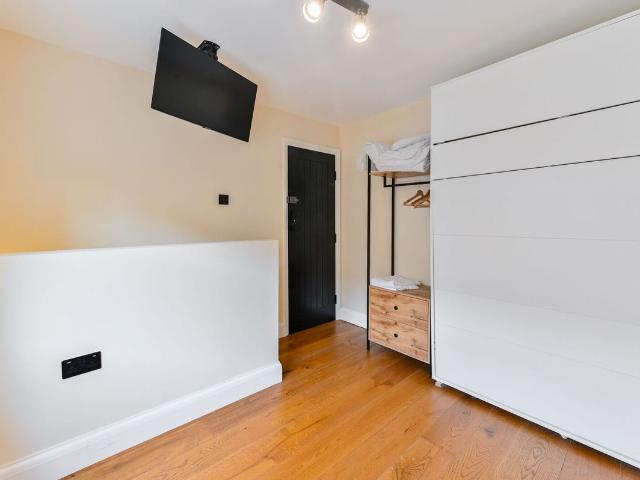 Studio for rent in London Borough of Hammersmith and Fulham, Greater London