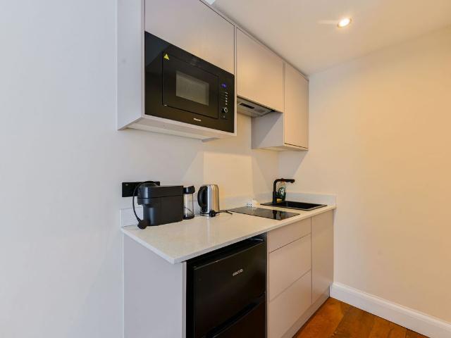 Studio for rent in London Borough of Hammersmith and Fulham, Greater London