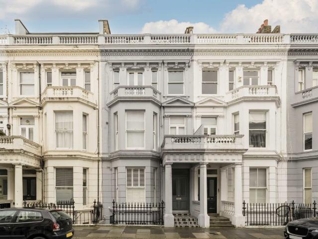 Apartment for rent in West Kensington, Greater London