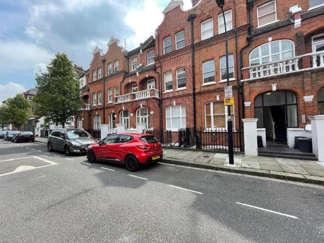 Apartment for rent in West Kensington, Greater London