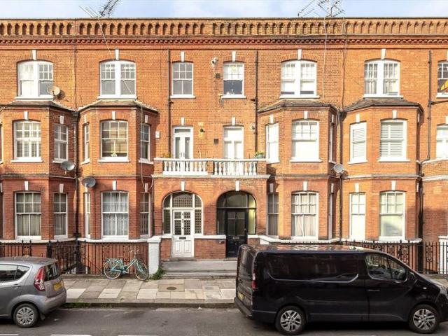 Apartment for rent in West Kensington, Greater London