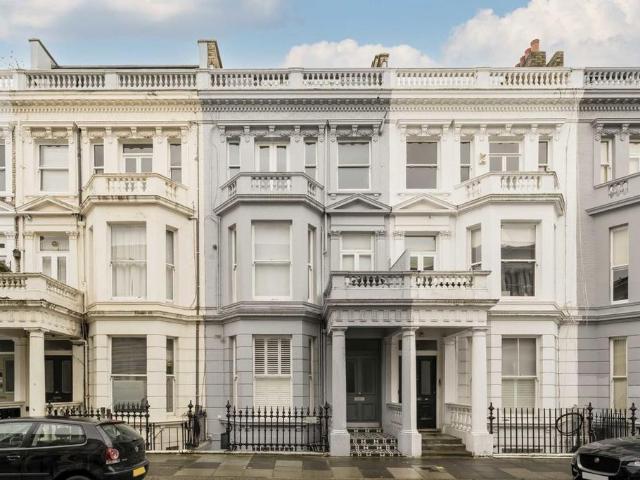 Apartment for rent in West Kensington, Greater London