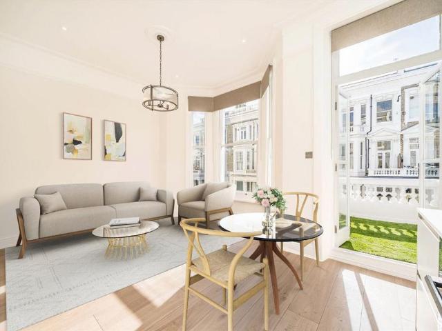 Apartment for rent in West Kensington, Greater London