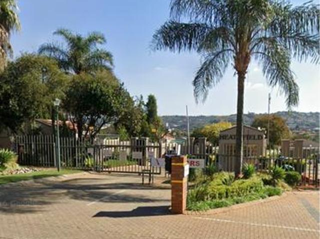 Townhouse for sale in Vosloorus, Gauteng
