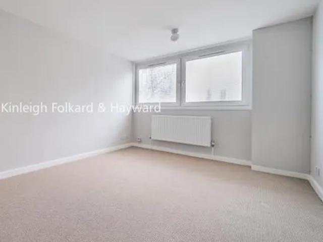 Apartment for rent in Widmore, Greater London