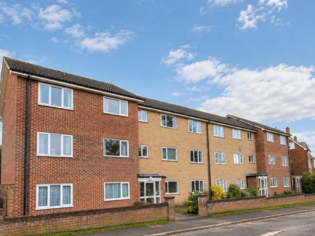 Apartment for rent in Fairlands, Guildford