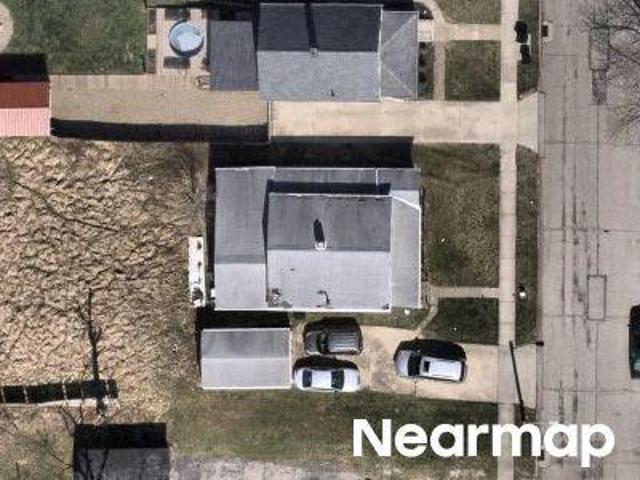 House for sale in Elyria