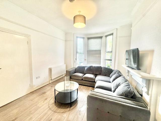 Apartment for rent in London Borough of Lewisham, Lower Sydenham