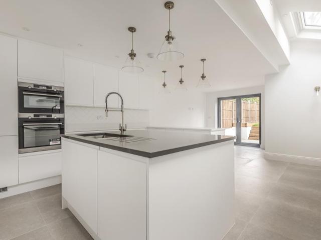 House for rent in London Borough of Lewisham, Lower Sydenham