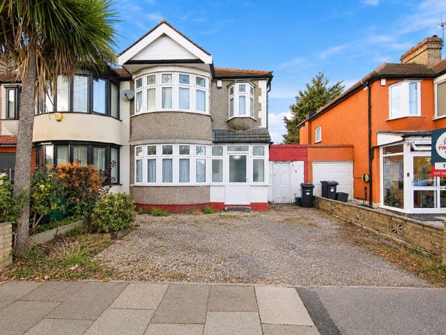House for rent in London Borough of Redbridge, Greater London