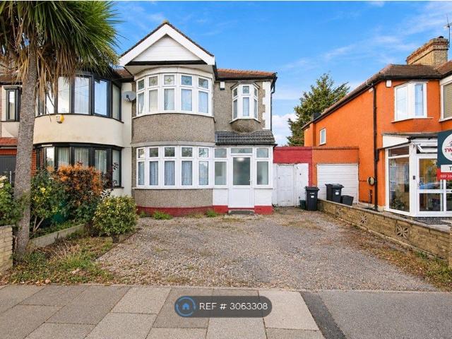 House for rent in London Borough of Redbridge, Greater London