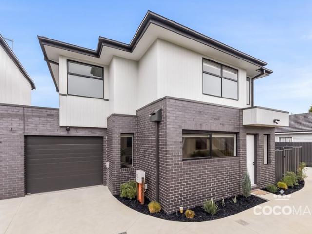 Townhouse for sale in Camerons Creek, Victoria
