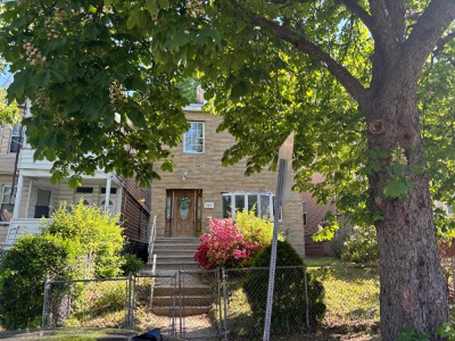 House for sale in Elizabeth, New Jersey