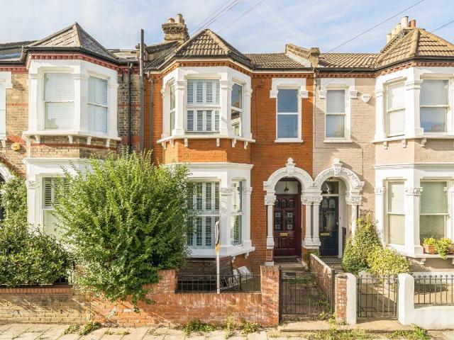 House for rent in Blenheim Gardens Estate, Greater London