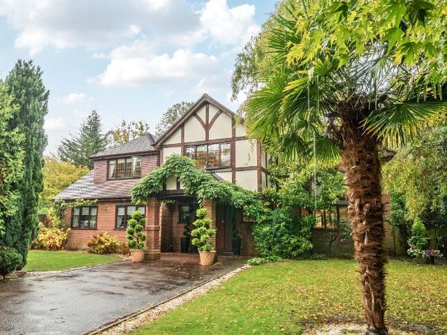 House for rent in Blackhills, Surrey