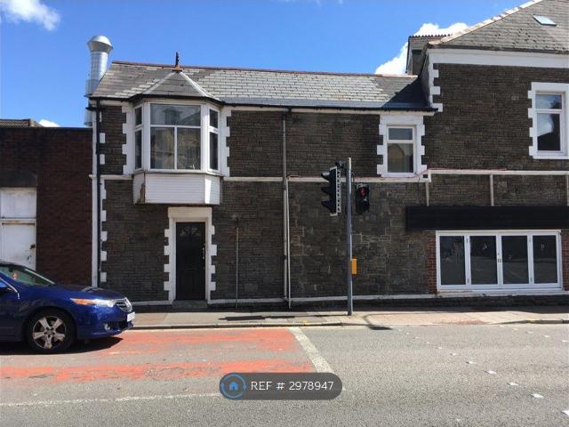 Room for rent in Falcon Lodge, Wales