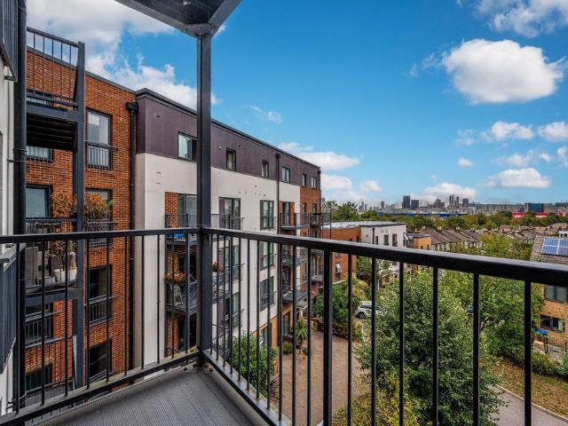 Apartment for rent in Royal Borough of Greenwich, Greater London
