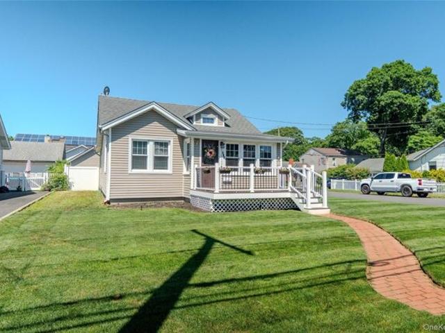 House for sale in Bohemia, New York