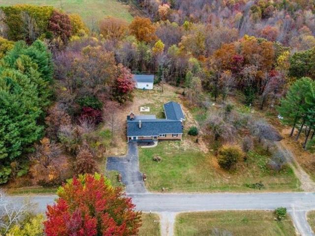 House for sale in Big Island