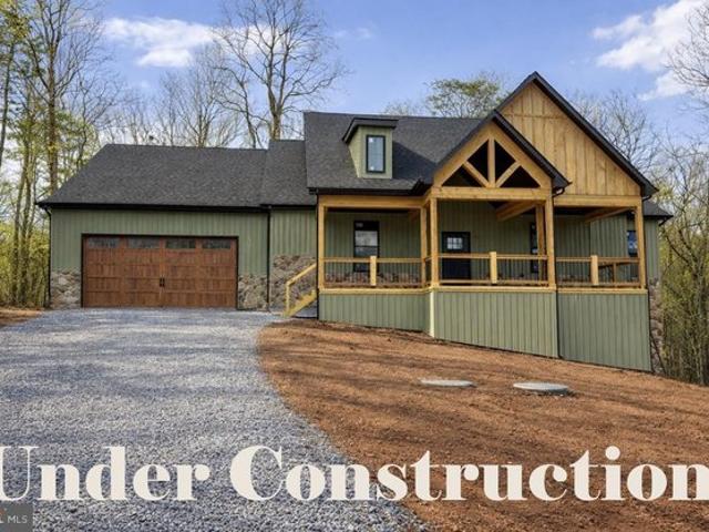 House for sale in Berkeley Springs, West Virginia