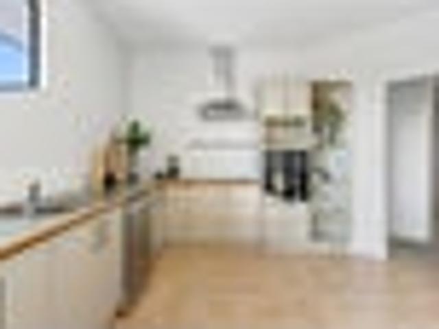 House for rent in Paremoremo