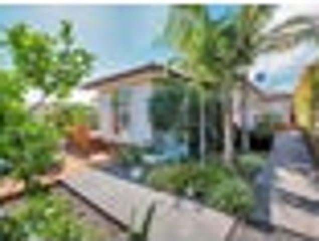 House for rent in Paremoremo