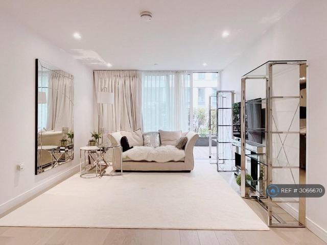 Apartment for rent in Chelsea Creek, Greater London