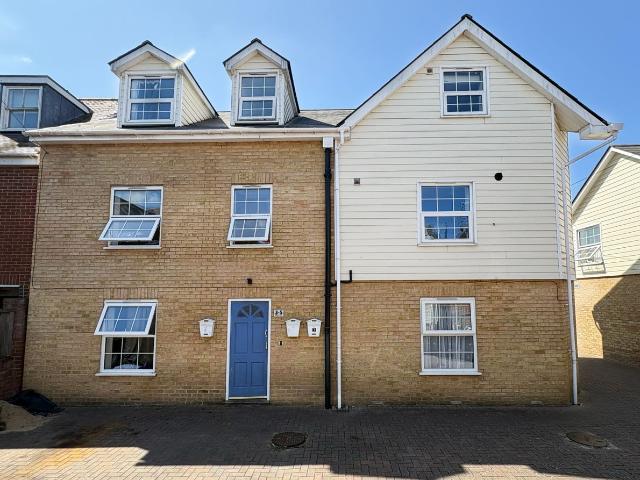 Apartment for rent in Regent Quay, Oad Street