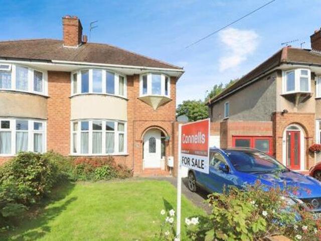 House for sale in Wood End, Park Village
