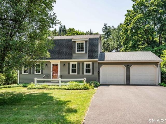 House for sale in Simsbury, Connecticut