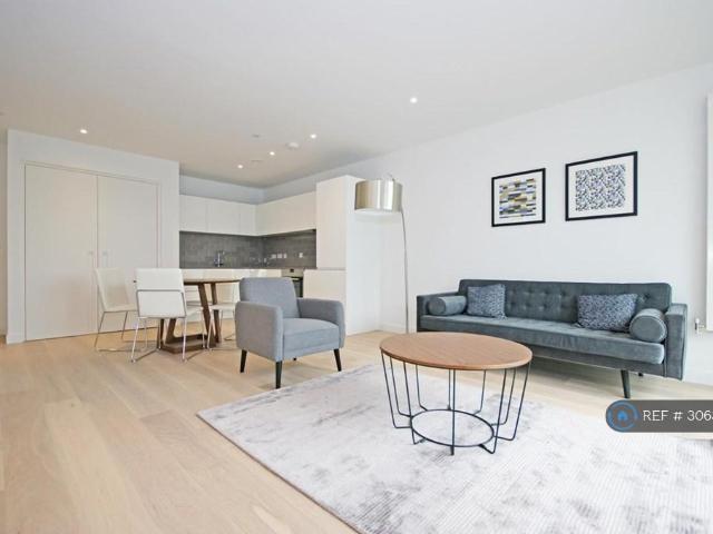 Apartment for rent in Royal Wharf, Greater London
