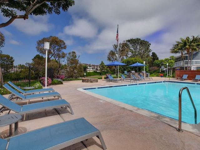 Apartment for rent in Corona Del Mar, California