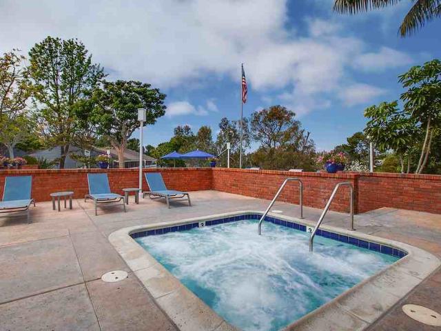 Apartment for rent in Corona Del Mar, California