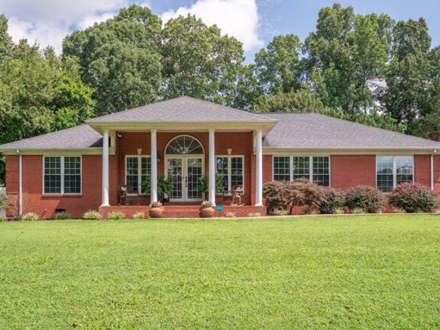 House for sale in Loretto
