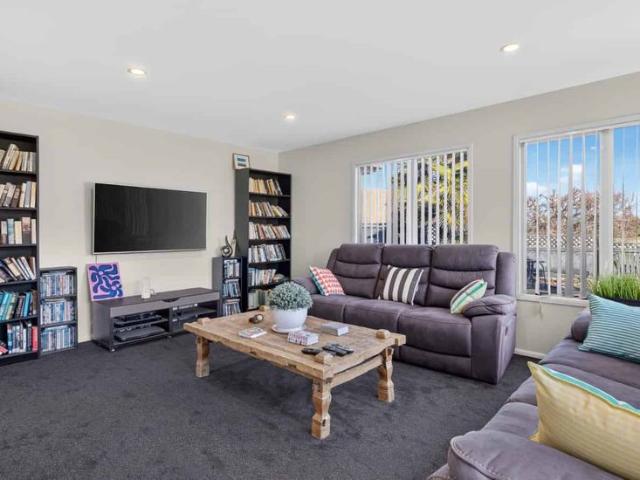 House for rent in Chaslands, Canterbury