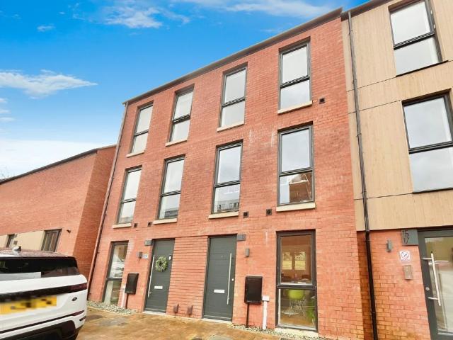 House for rent in Reddish, Greater Manchester